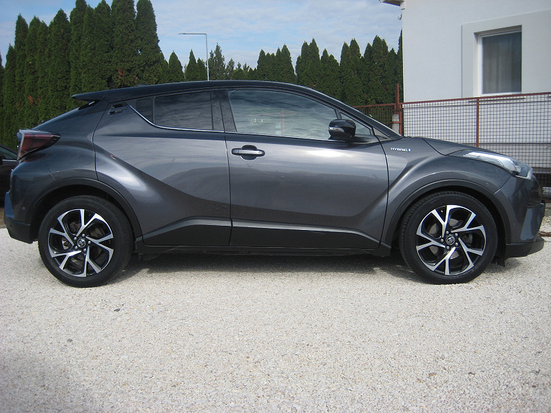TOYOTA C-HR 1.8 Hybrid Dynamic Comfort LED e-CVT 2018/05 - 6. kép - TS Hungária Auto Trade Kft., Használtató-kereskedés