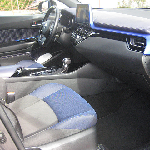 TOYOTA C-HR 1.8 Hybrid Dynamic Comfort LED e-CVT 2018/05 - 8. kép