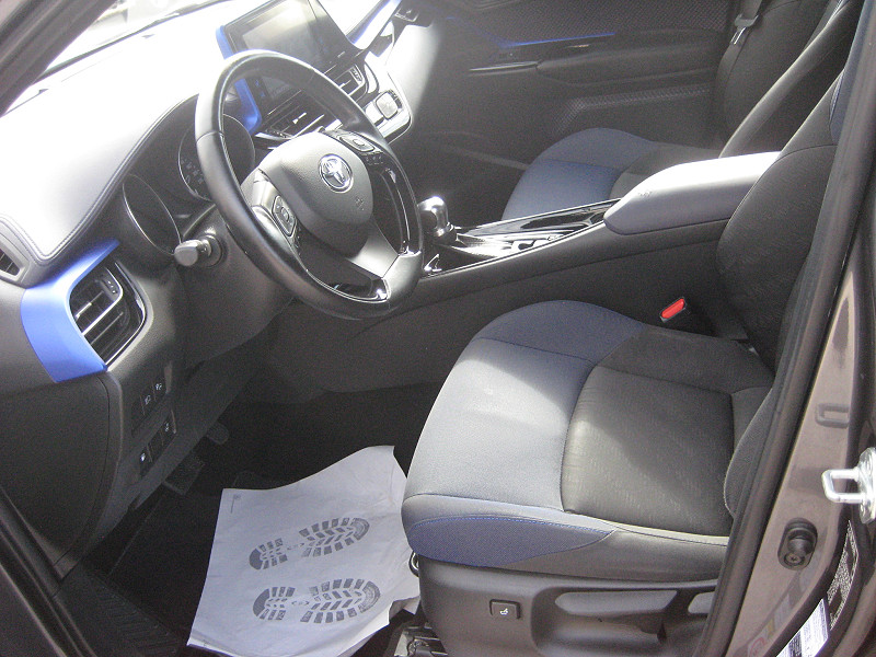 TOYOTA C-HR 1.8 Hybrid Dynamic Comfort LED e-CVT 2018/05 - 10. kép - TS Hungária Auto Trade Kft., Használtató-kereskedés