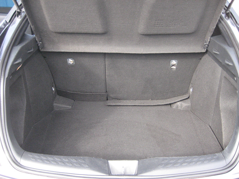 TOYOTA C-HR 1.8 Hybrid Dynamic Comfort LED e-CVT 2018/05 - 13. kép - TS Hungária Auto Trade Kft., Használtató-kereskedés