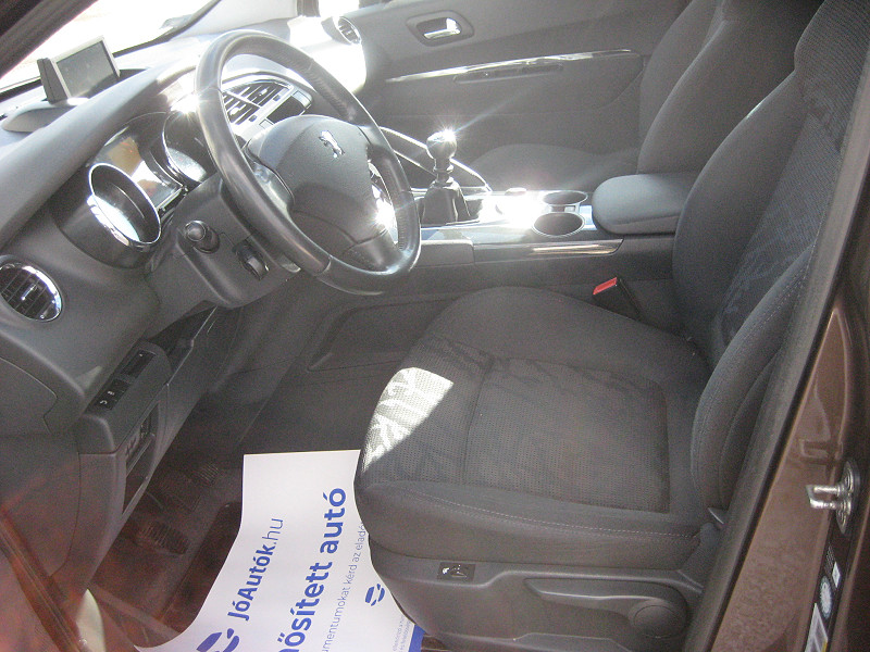 PEUGEOT 3008 1, 6 HDI VONÓHORGOS EURO5 2013/08 - 9. kép - TS Hungária Auto Trade Kft., Használtató-kereskedés
