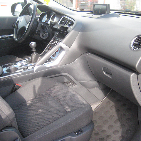 PEUGEOT 3008 1, 6 HDI VONÓHORGOS EURO5 2013/08 - 9. kép