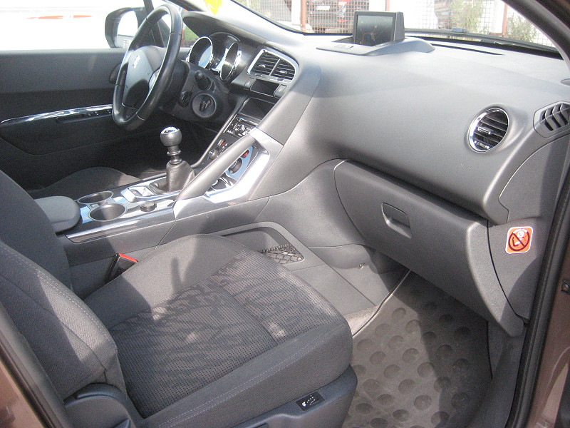 PEUGEOT 3008 1, 6 HDI VONÓHORGOS EURO5 2013/08 - 10. kép - TS Hungária Auto Trade Kft., Használtató-kereskedés