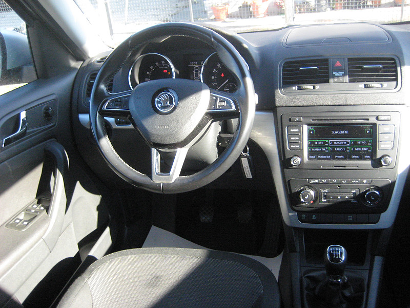 Skoda Yeti 2.0 TDI Ambition Outdoor 2014/01 EURO5 - 8. kép - TS Hungária Auto Trade Kft., Használtató-kereskedés