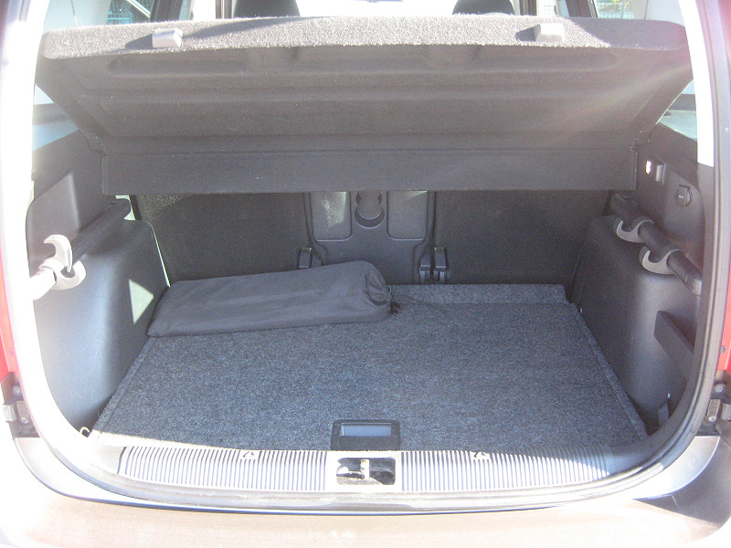 Skoda Yeti 2.0 TDI Ambition Outdoor 2014/01 EURO5 - 13. kép - TS Hungária Auto Trade Kft., Használtató-kereskedés