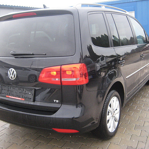 VW TOURAN 1, 4 TSI HIGHLINE DSG 7 SZEMÉLYES 2014/07 EURO5 - 3. kép