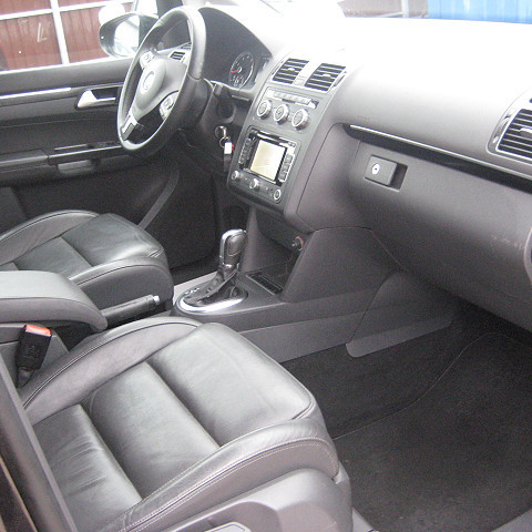 VW TOURAN 1, 4 TSI HIGHLINE DSG 7 SZEMÉLYES 2014/07 EURO5 - 9. kép