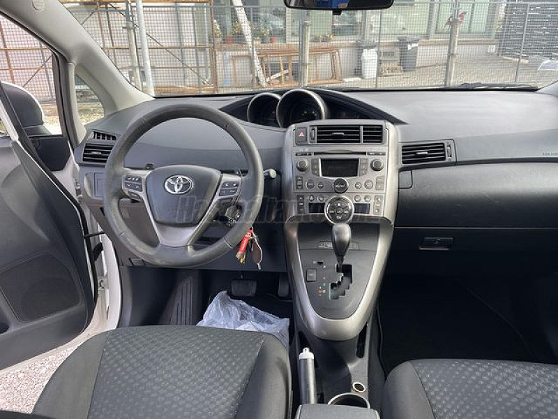 Toyota Verso 1.8 Dynamic automata 7 személyes 2010/02 - 8. kép - TS Hungária Auto Trade Kft., Használtató-kereskedés
